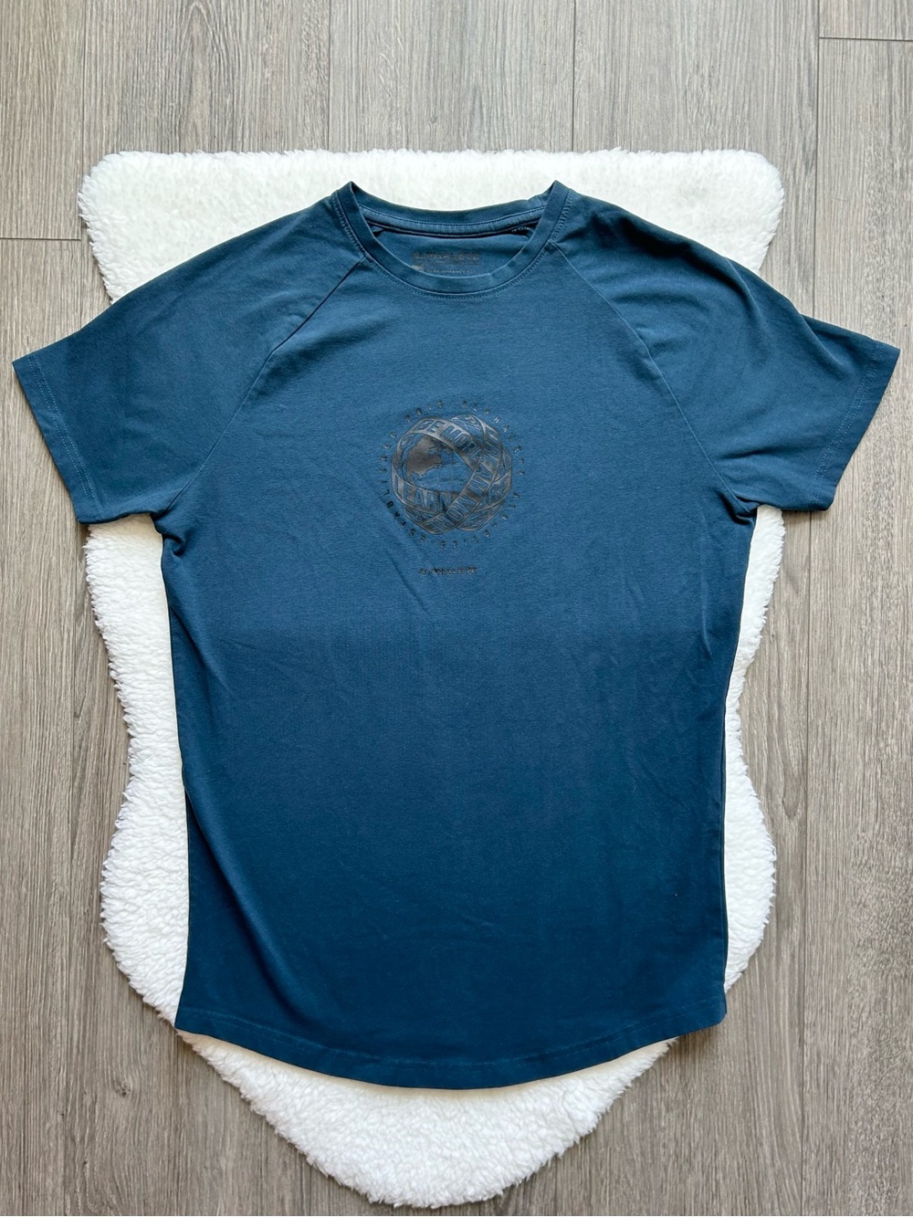 Alphalete Men's Navy Blue Graphic Crewneck Tee
